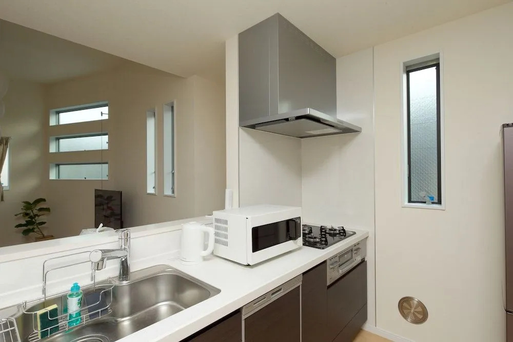 Nishi-Sugamo Guest House. 2min to Nishi-Sugamo Sta. 13min to Ikebukuro Sta.