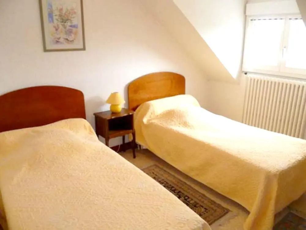 House With 2 Bedrooms in Chateaulin, With Wonderful Lake View, Furnish