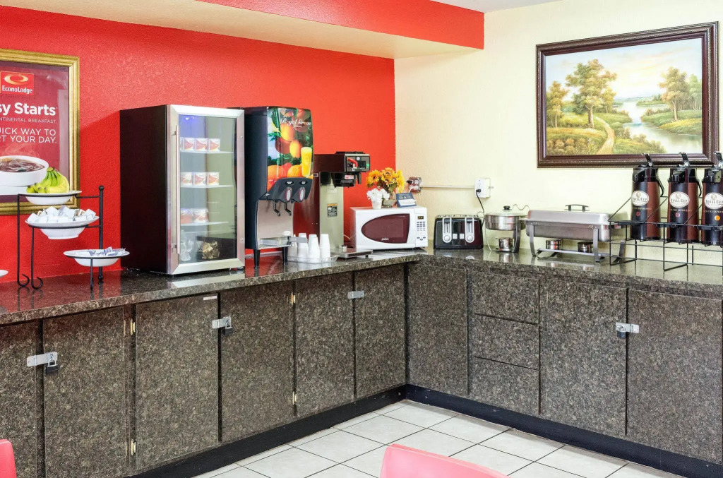 Econo Lodge Inn & Suites Virginia Beach - Norfolk