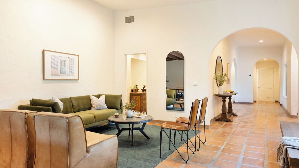 Sleeps 20! Architectural Mansion w/ Pool, Indoor Tennis Court, Game Room Starlight Estate by Avantstay