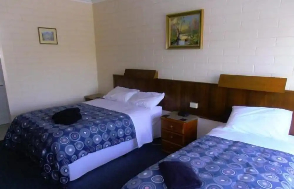 Opal Motel