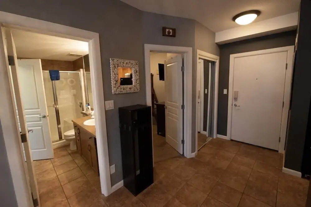 Stylish Ground Level Suite at Playa #145