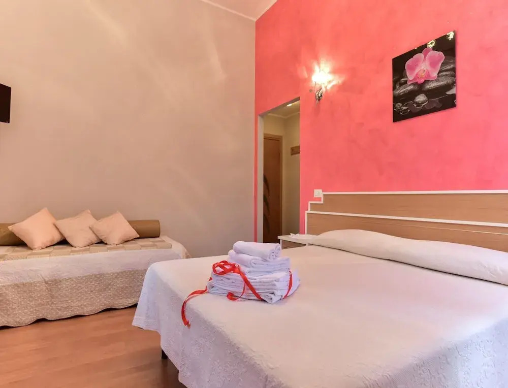 Claudia Suites