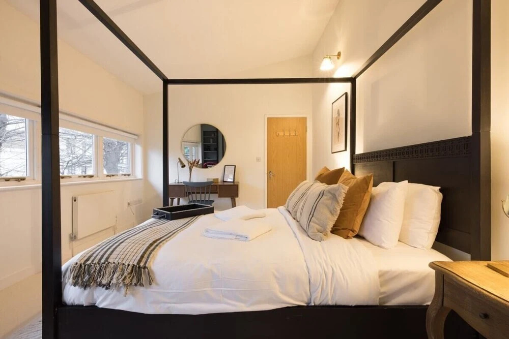 The Goldhawk Gem - Modern Bright 2bdr With Patio and Garden, London