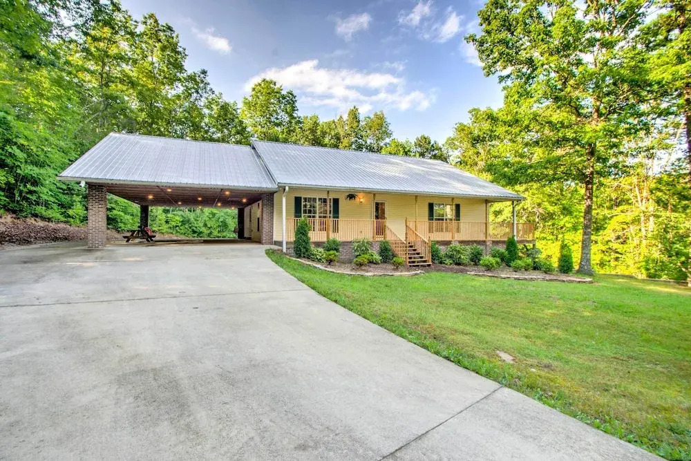 Cedar Mountain House on 12 Acres - Near Trails!