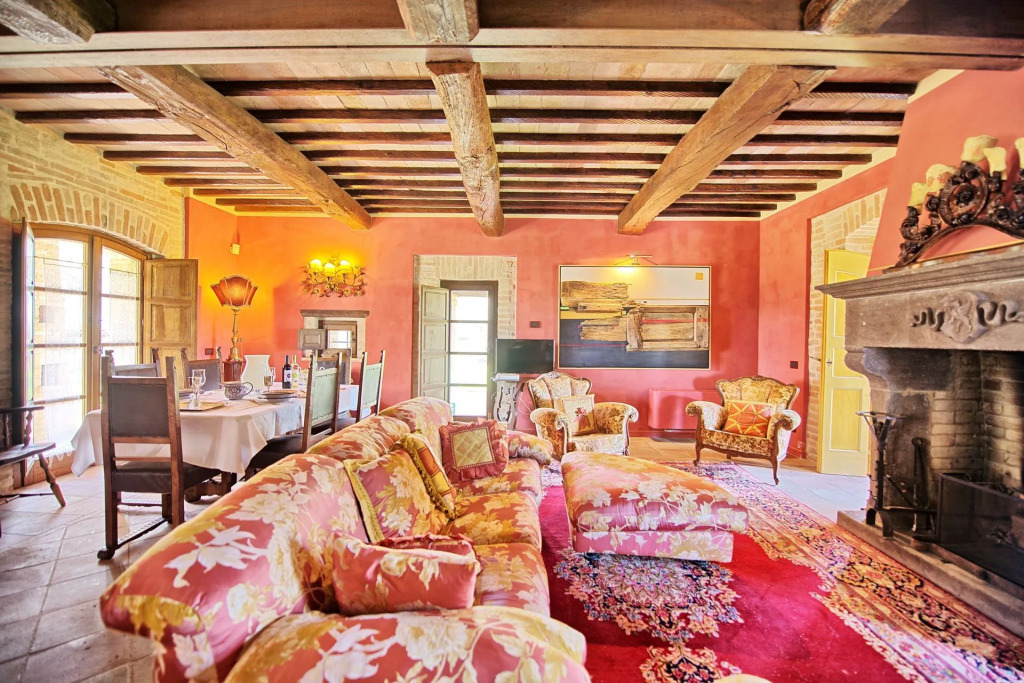 Villa Assisi by PosarelliVillas