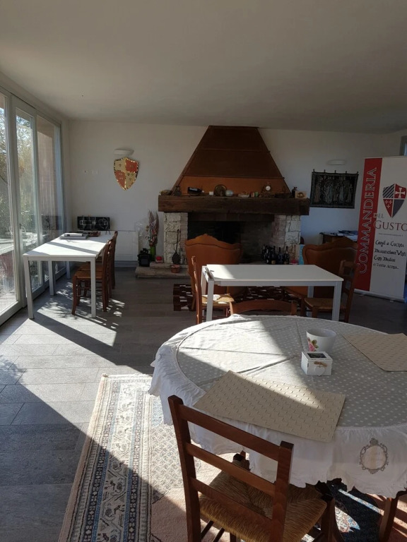 B&B Commanderia