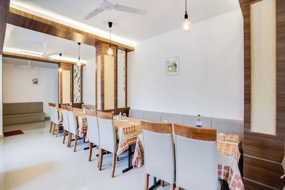 Capital O 60558 Hotel Midhuna International
