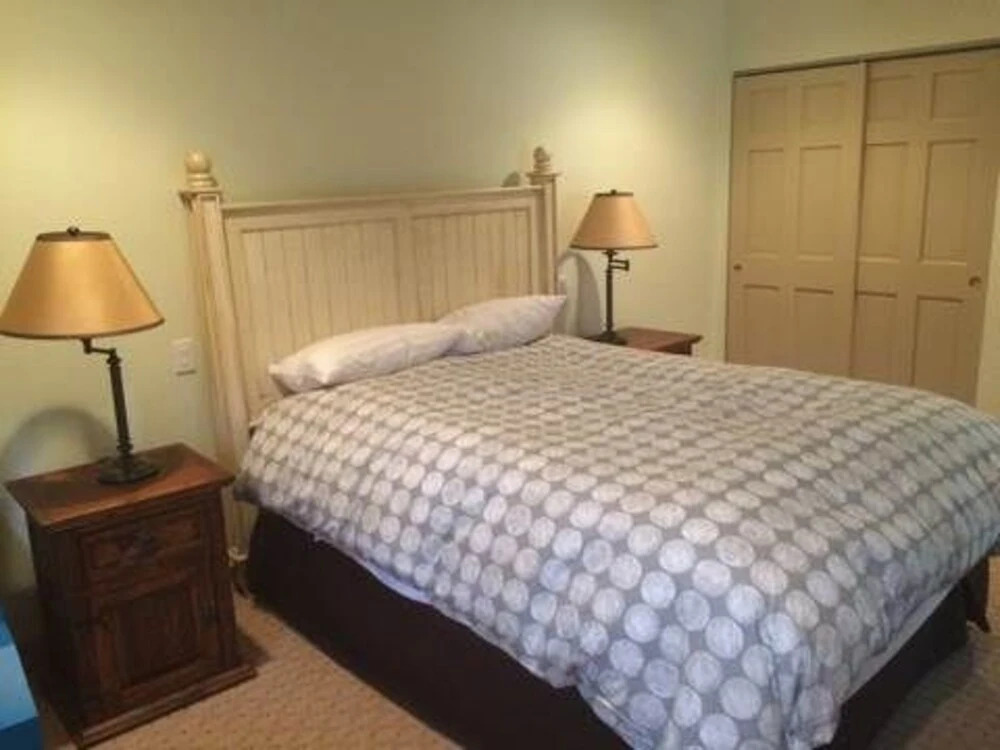 Mountainback 54 Loft Corner 3 Br Home by Redawning
