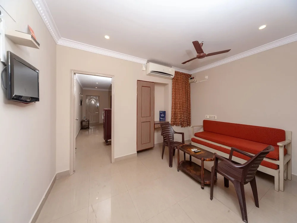 OYO 15477 New Royal Inn