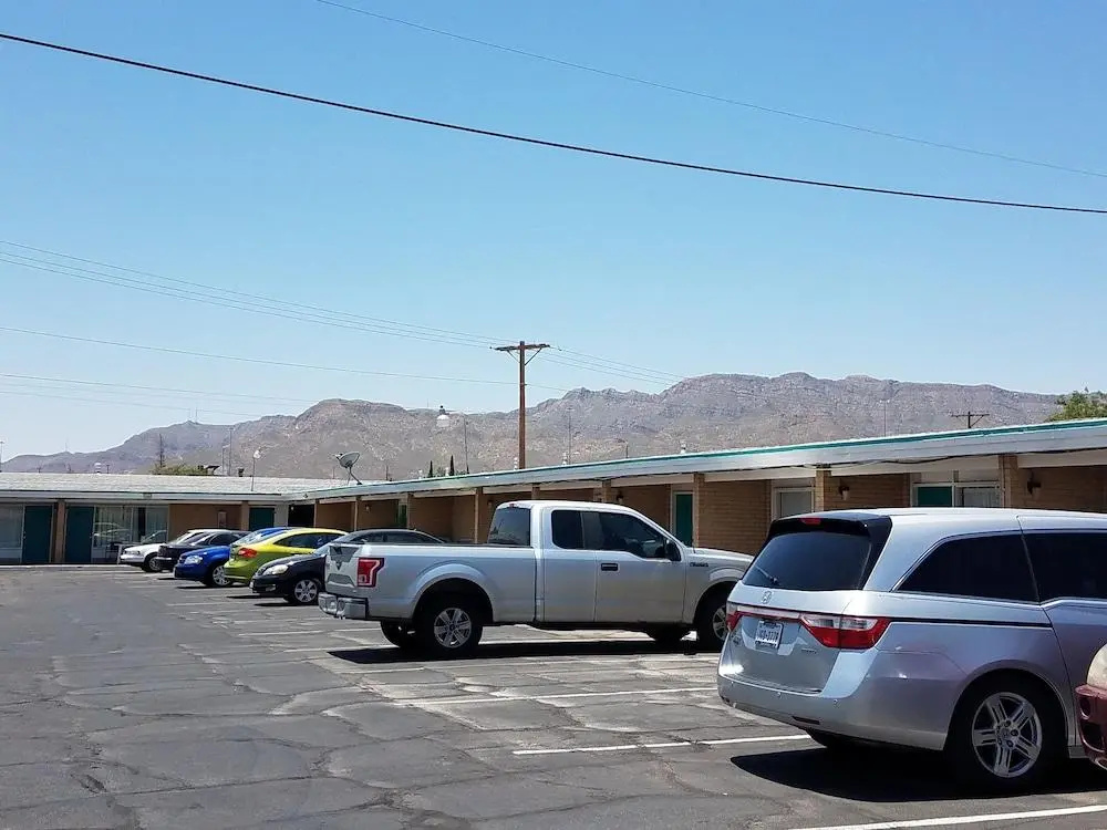 Beverly Crest Motor Inn
