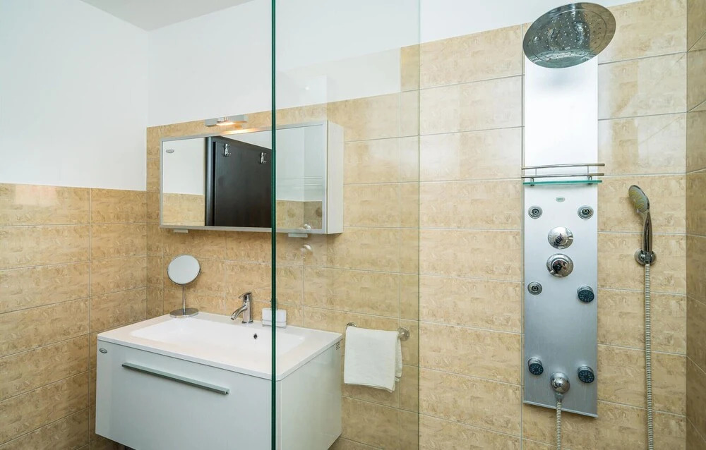 Stunning Apartment in Cilipi With 3 Bedrooms, Wifi and Outdoor Swimming Pool