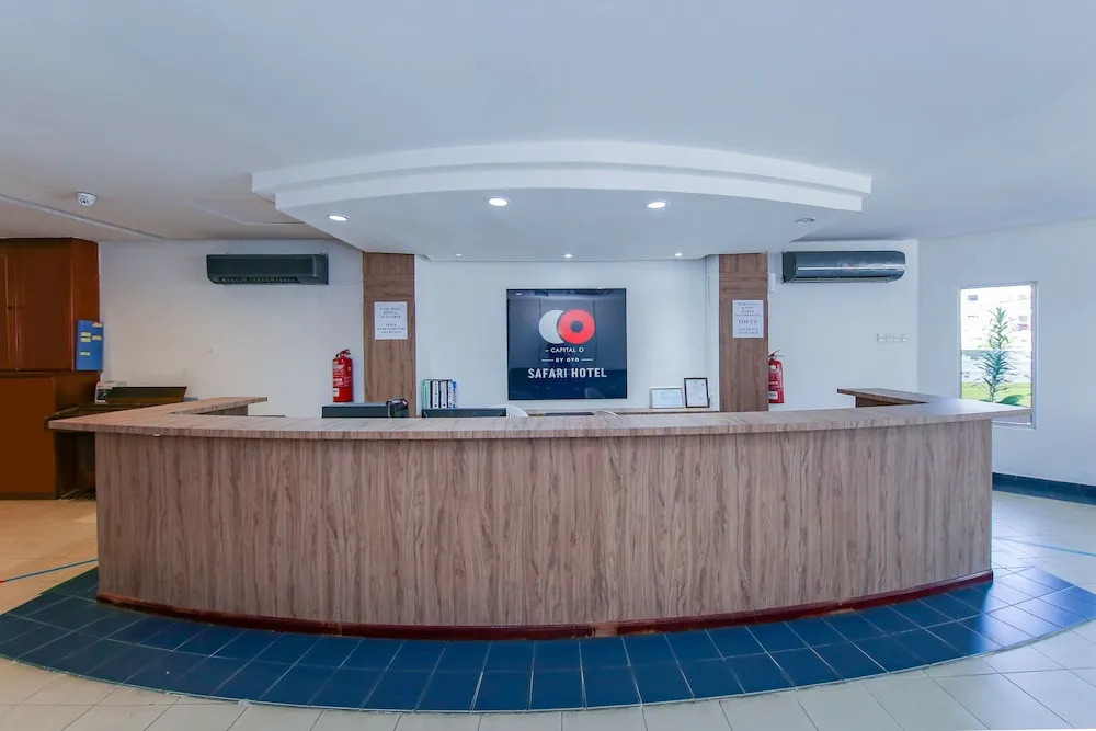 OYO Capital O 89876 Safari Hotel