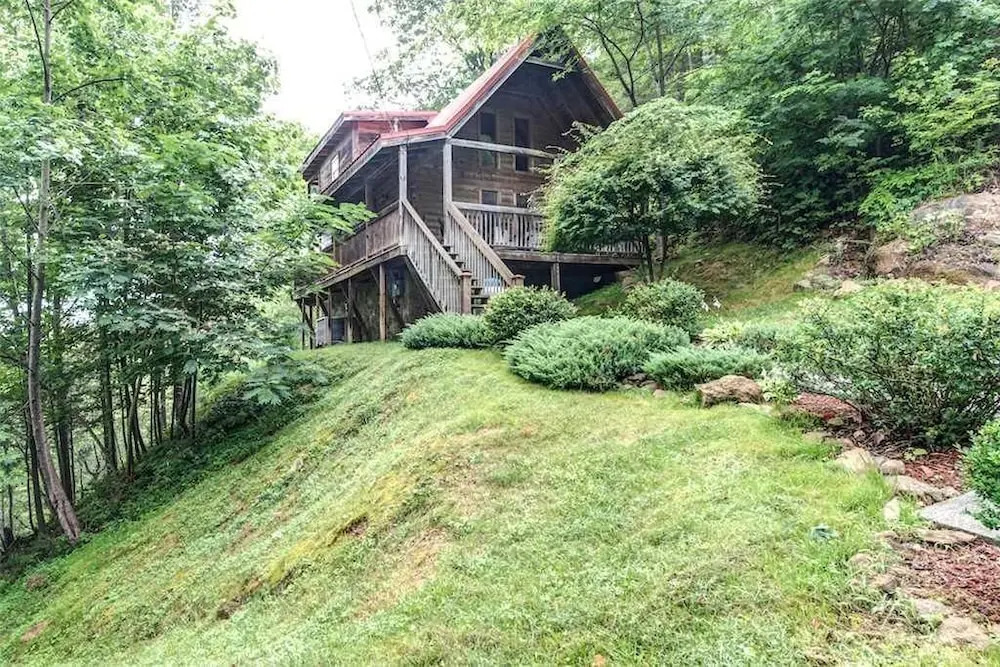 Whispering Secrets - One Bedroom Cabin