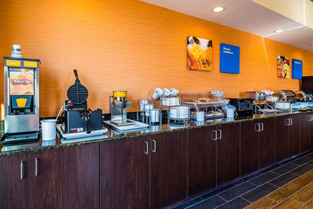 Comfort Inn & Suites Moore - Oklahoma City
