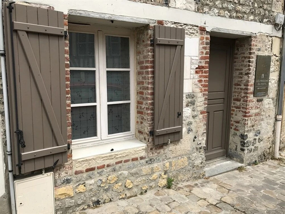 Les Maisons Du Puits