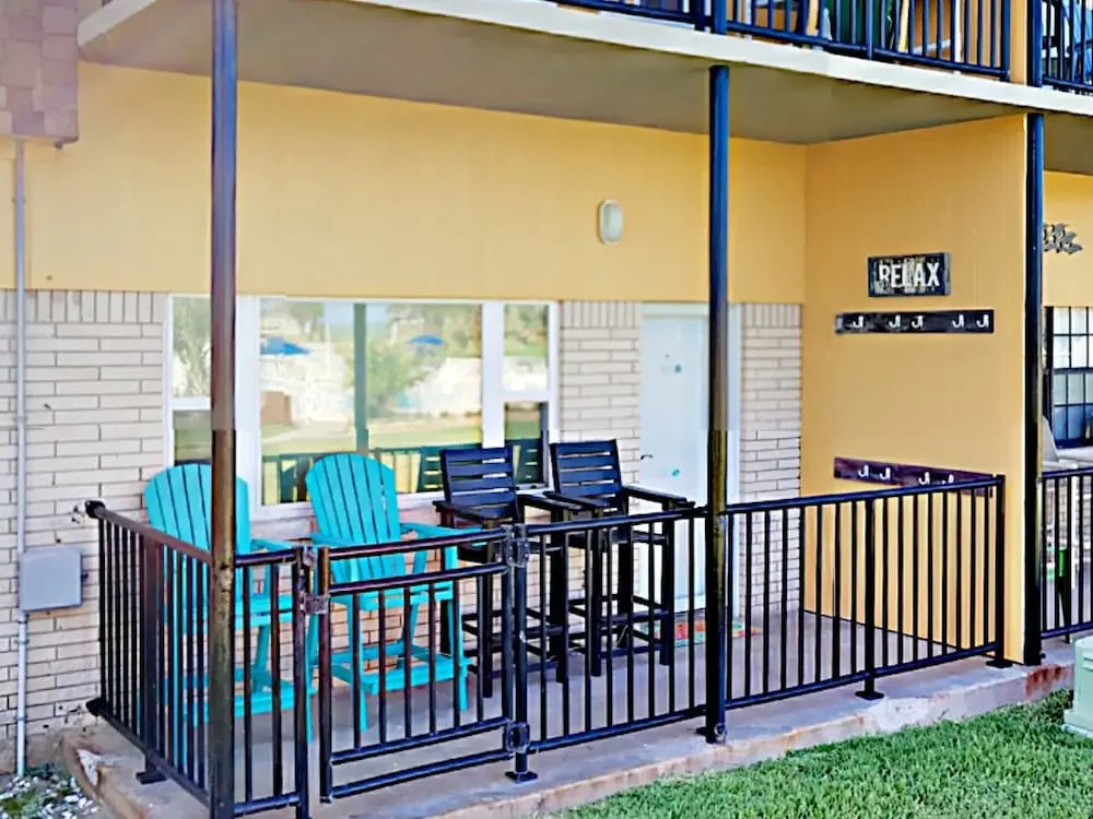 41ir: Beach  3 Bedroom Condo