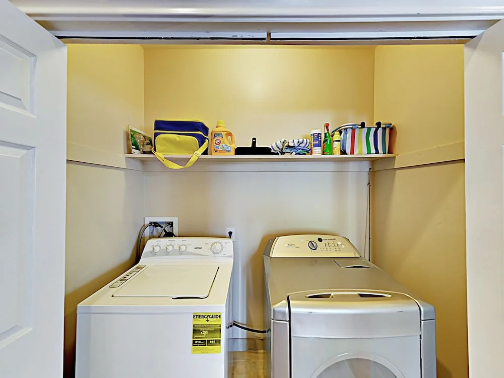 Renovated Historical - 2 Br Apts