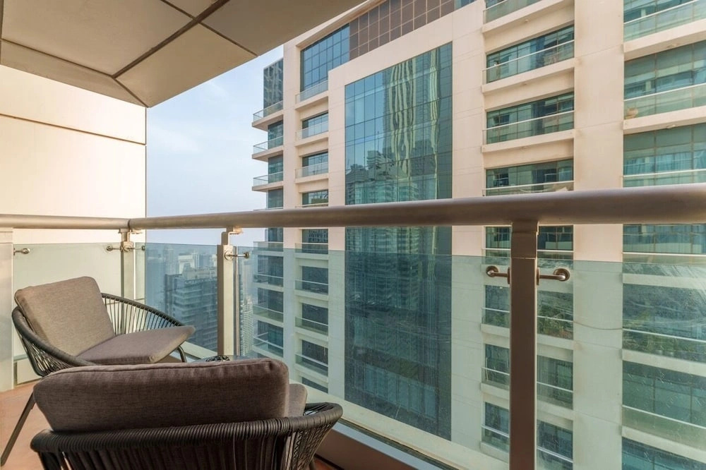 Large Flat with High Floor in Marina