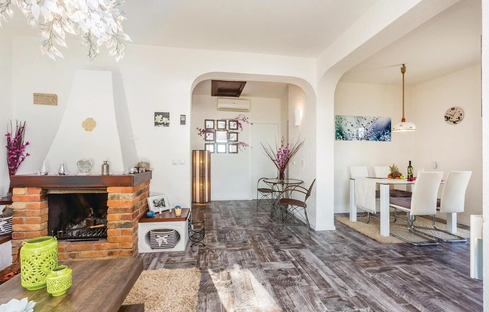 Amazing Home In Kornic
