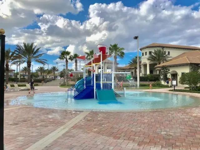 Champions Gate 5 Bed Townhouse w Splashpool - 4976CG