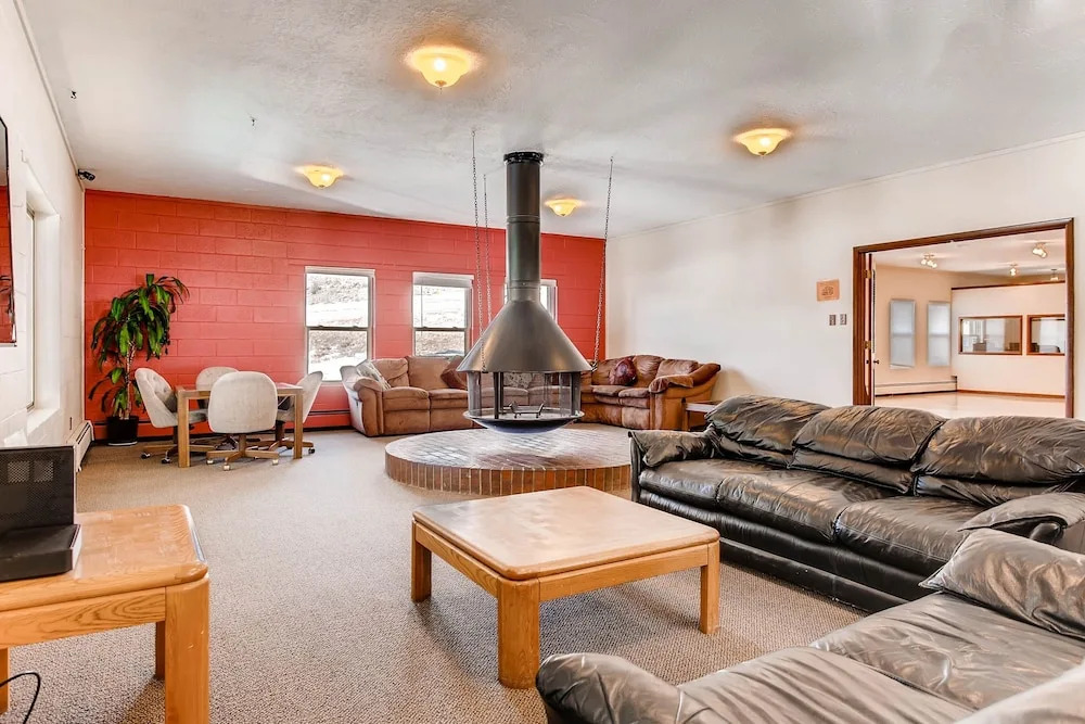 933scdue 3 Bedroom Condo