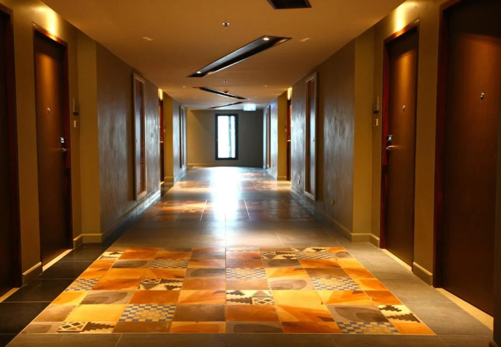 Season Five Hotel