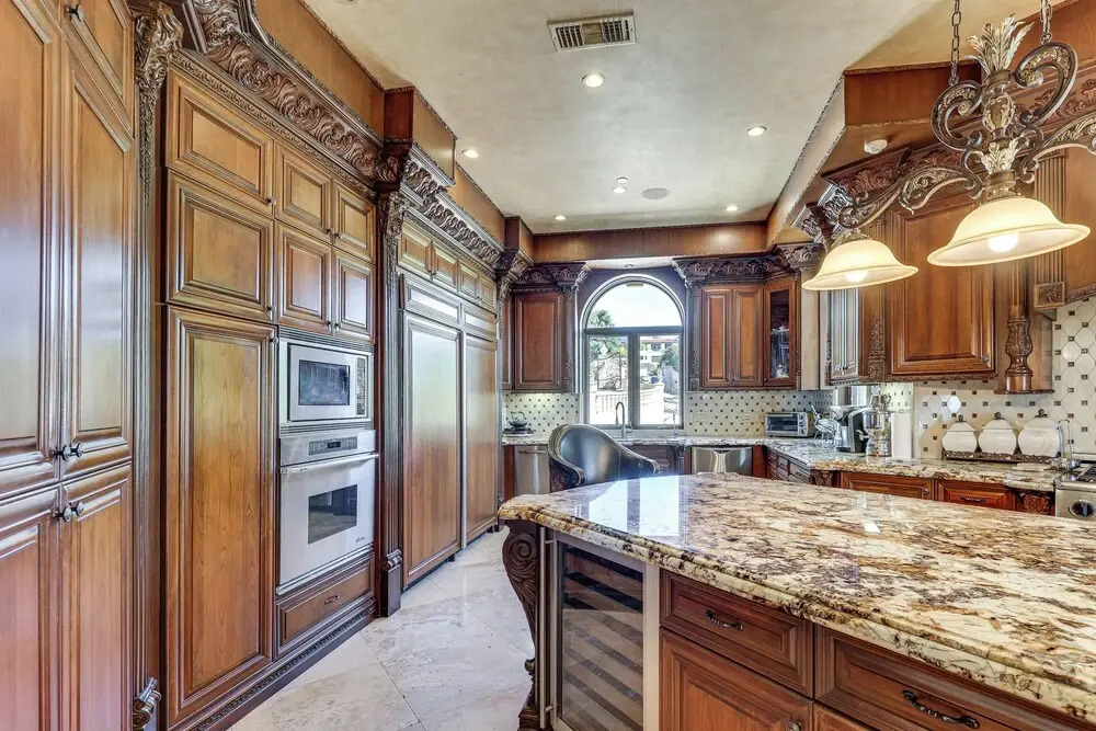 Grand 9,000-sq-ft Estate! Luxurious Socal Getaway