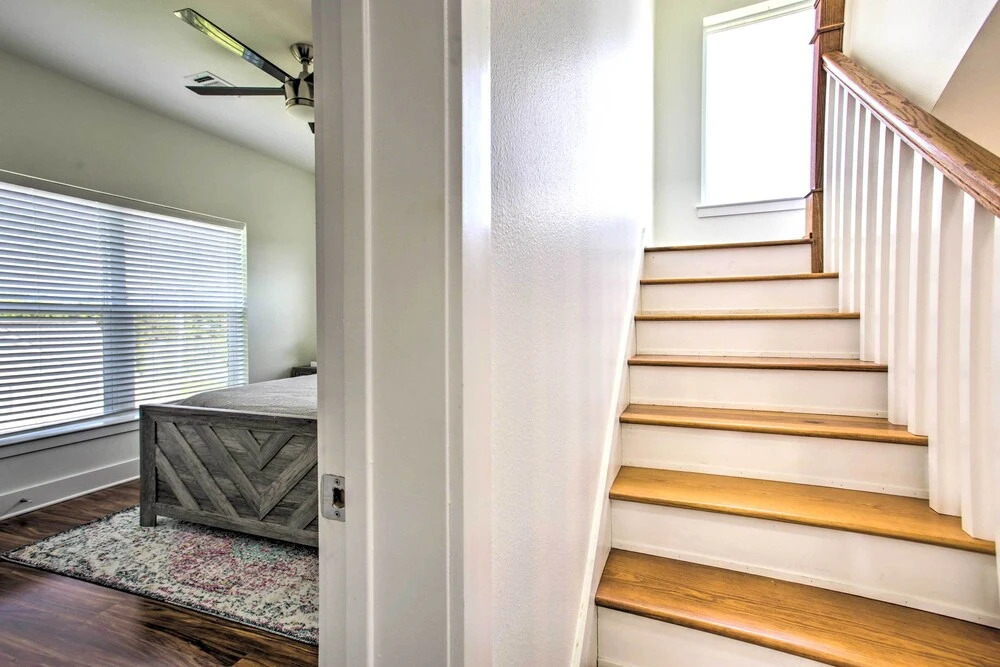 Waveland Abode w/ Patio, Walk to Beach!