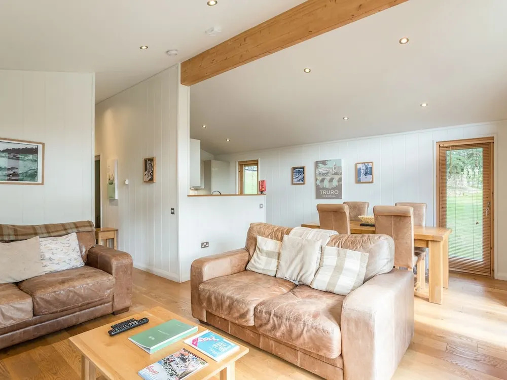 5 Lake View, Looe