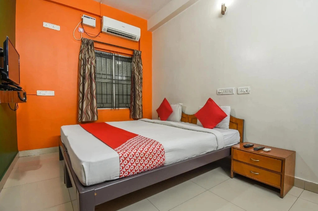 OYO 10340 Hotel Queen's Castle