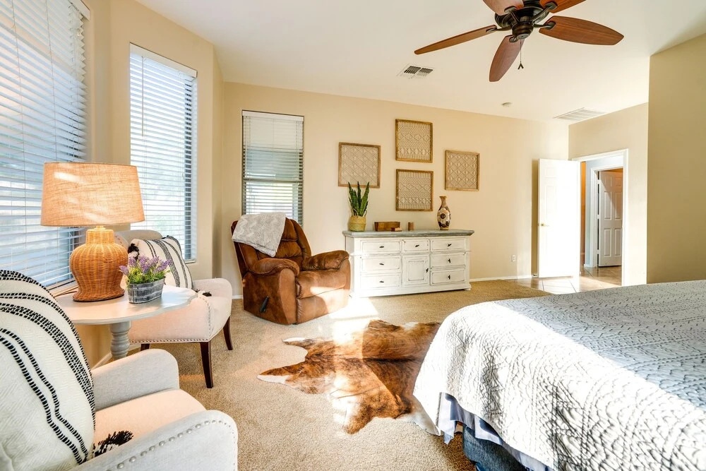 'sunny V' Arizona Retreat w/ Private Pool & Patio