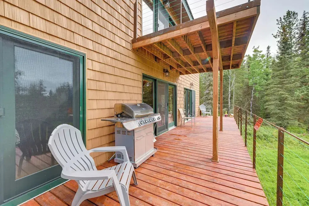 Spacious Soldotna Home w/ Mackey Lake Views