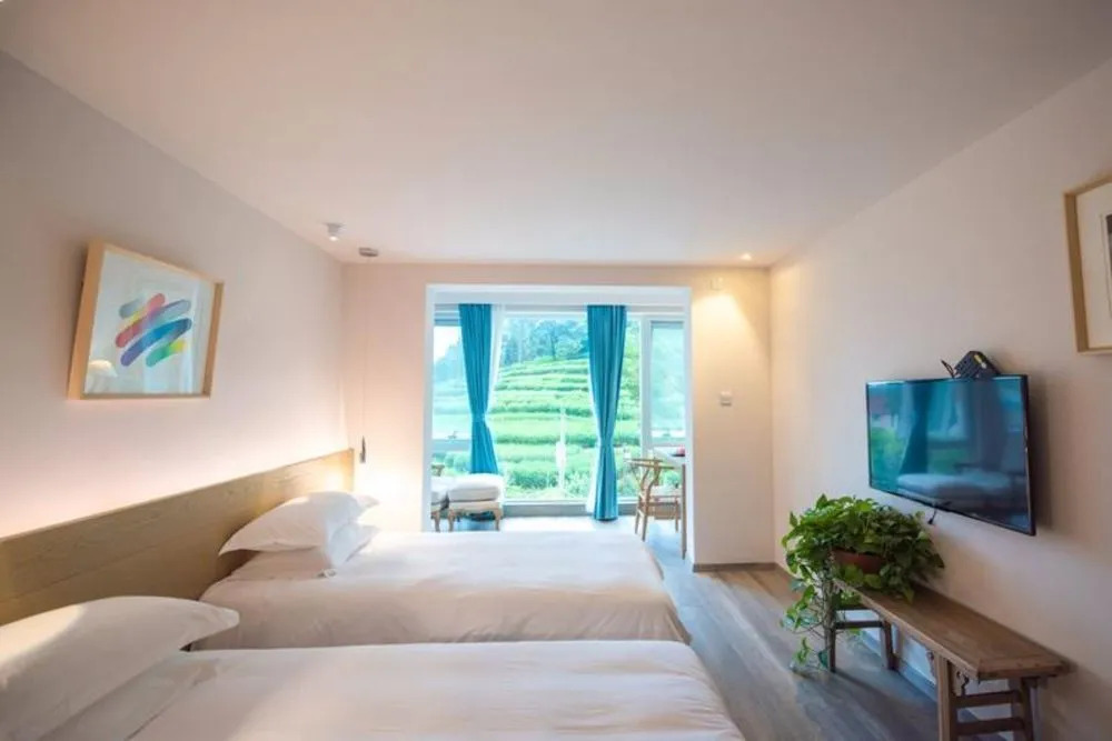 Hangzhou Yunqi Fan Path Blue b&B