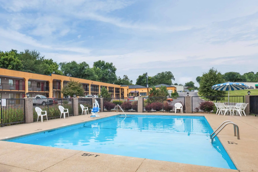 Hotel O Columbia Downtown near I-65