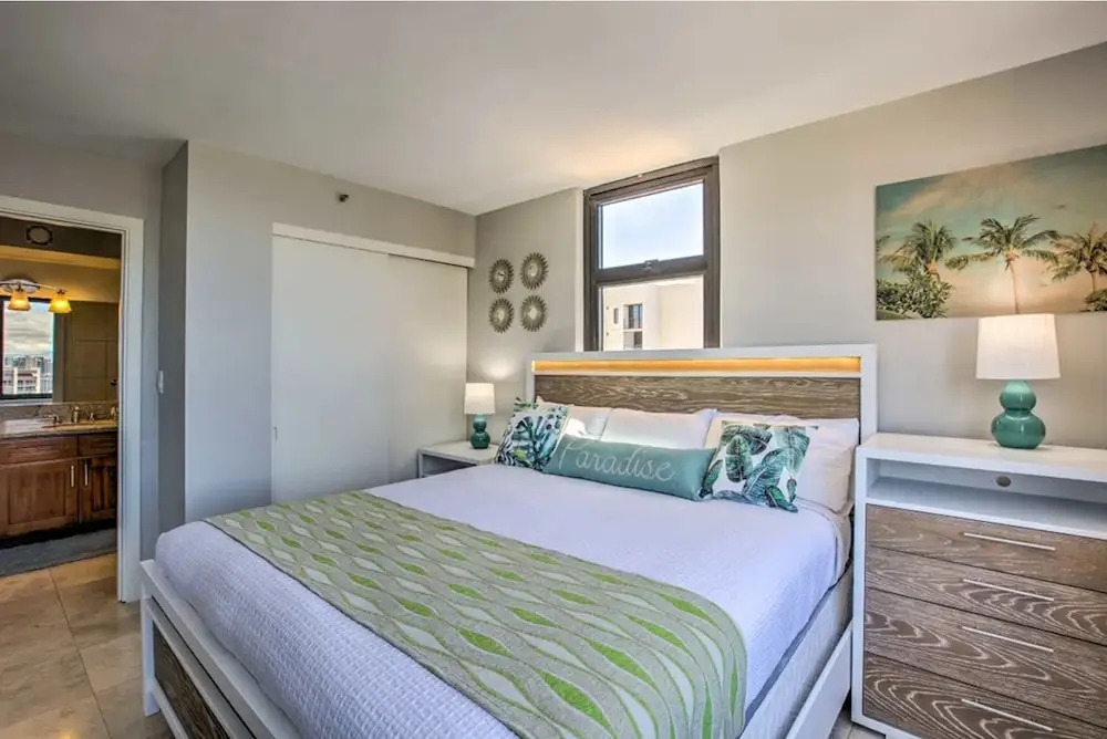 Beach Oasis with Ocean & City Views with FREE Parking!