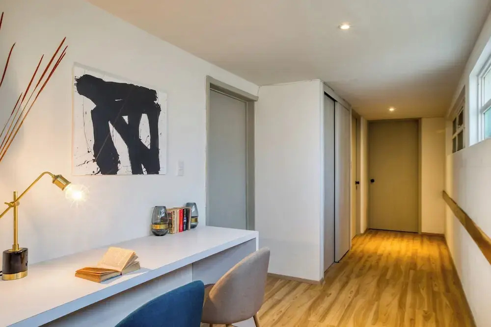 Comfy Apartment with Leafy Views by Tasman