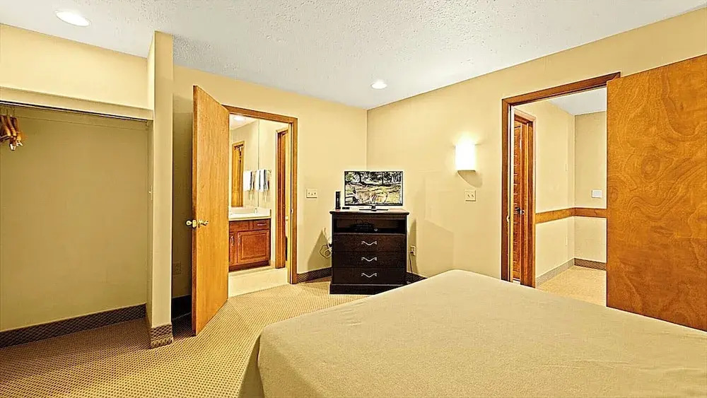 Westwood Condos by Coolvacay