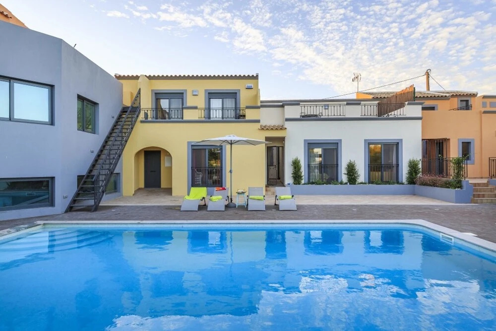 Apartment With one Bedroom in Quelfes, With Wonderful sea View, Pool A