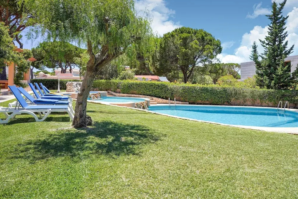 Villa in Vilamoura with Pool near Beach
