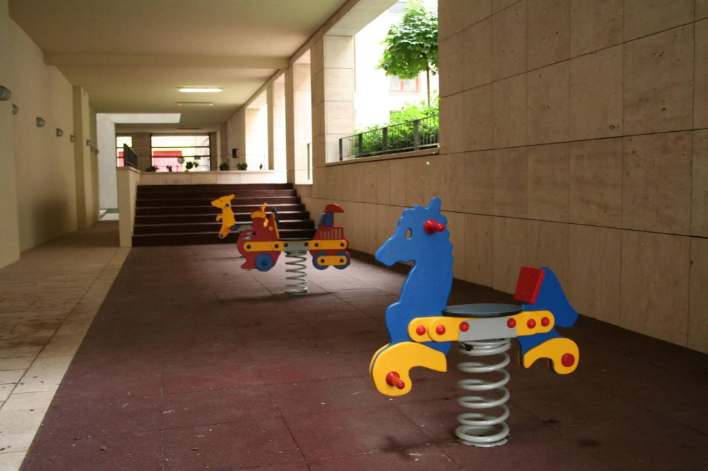 Adler Apartments
