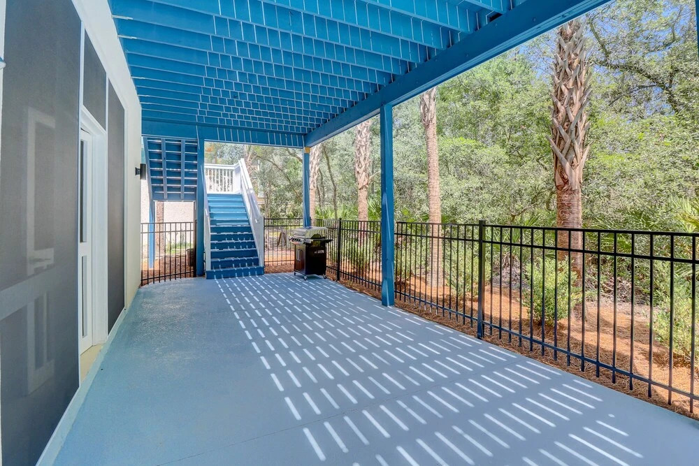 4 Shore Crest Ln