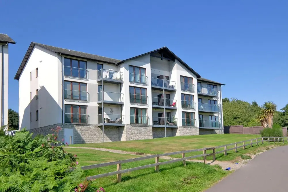Modern two Bedroom Aberdeen Apartment With River Views