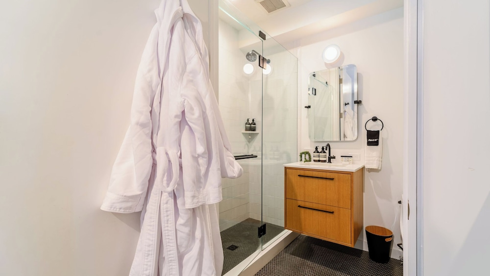 Aspen Hideaway by Avantstay Walk to Aspen, Near Slopes + Pool & Hot Tub Access