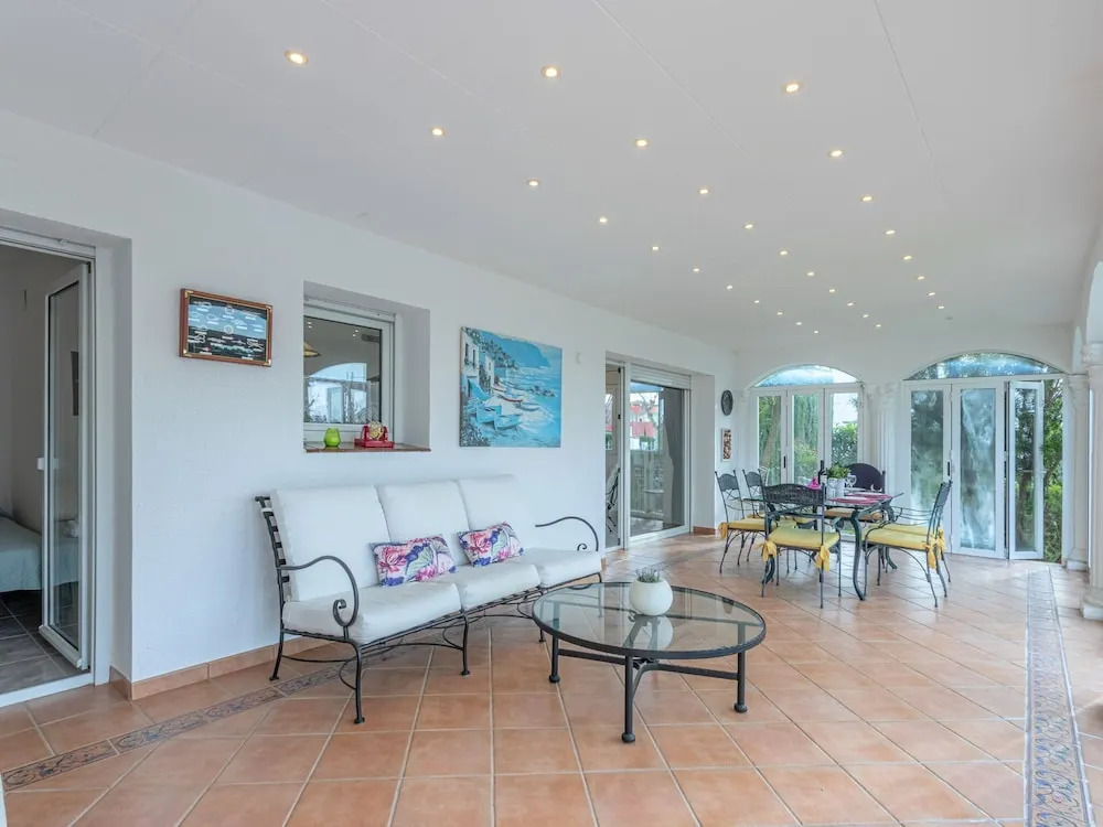 Luxurious Holiday Home in Empuriabrava With Private Pool