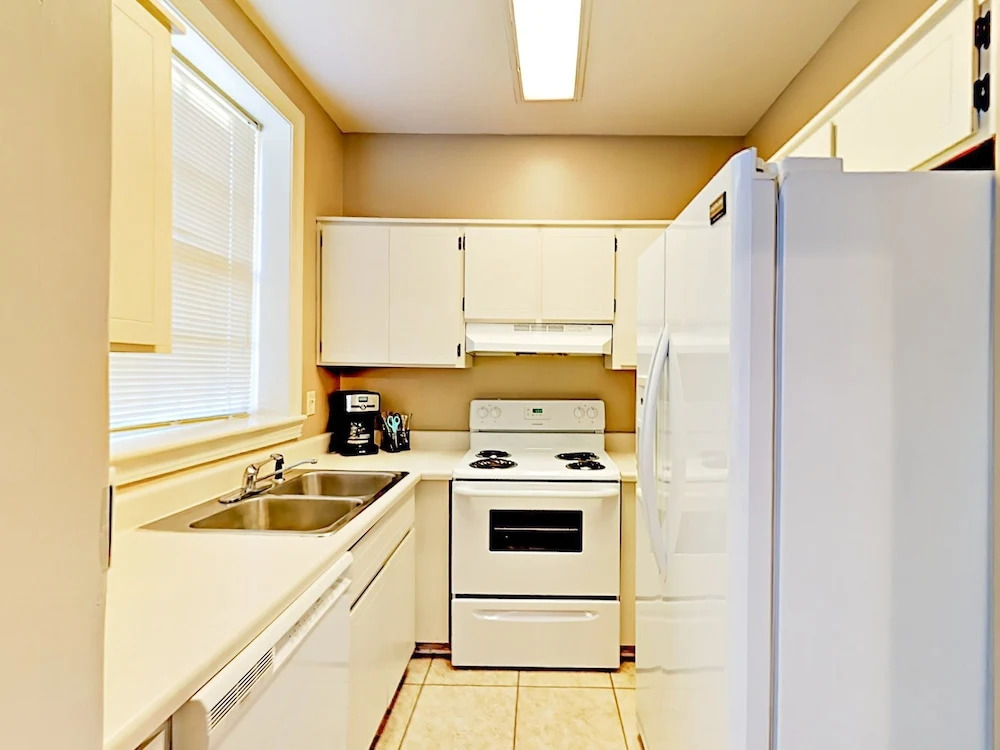 Historic Downtown Charm 3 Bedrooms 2.5 Bathrooms Townhouse