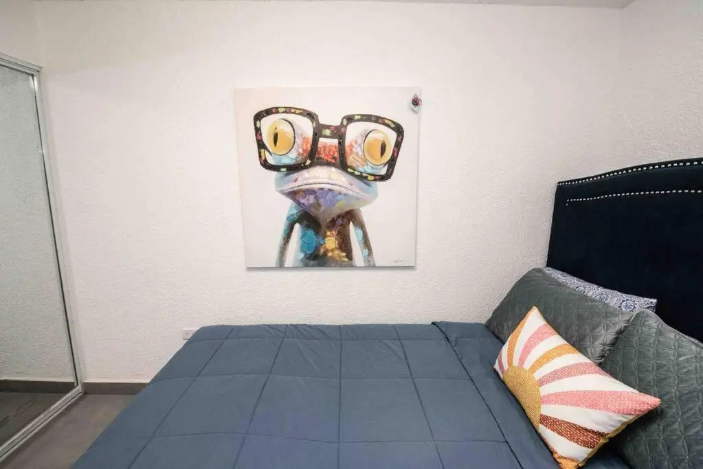 Blissful 3BR Art District Apt with PK & Fast WiFi