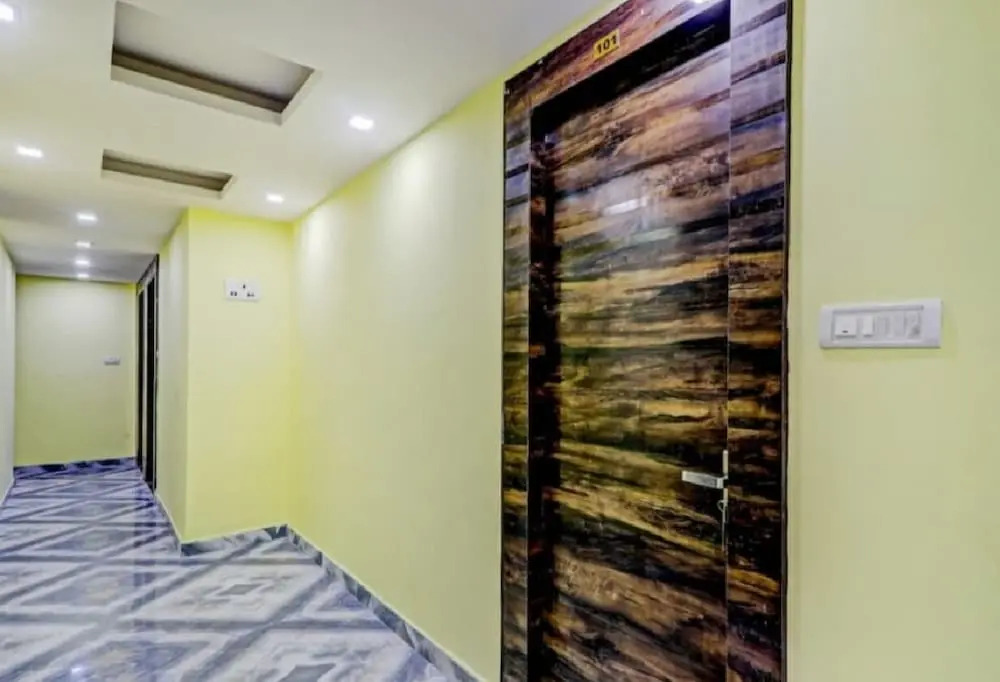 Hotel O Sna Grand Near Sudarshan Cinema