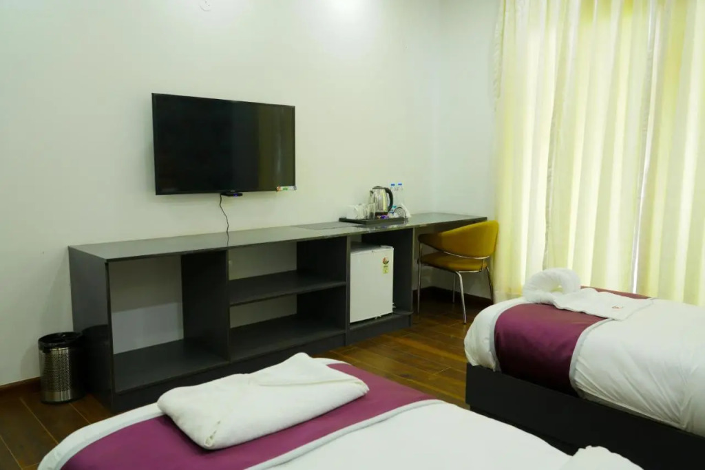 Lime Tree Hotel Pulkit Gurgaon-Artemis Hospital, Nearest Metro Huda City Centre
