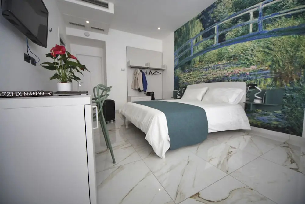 Be Coloured - Boutique Art Rooms in Naples